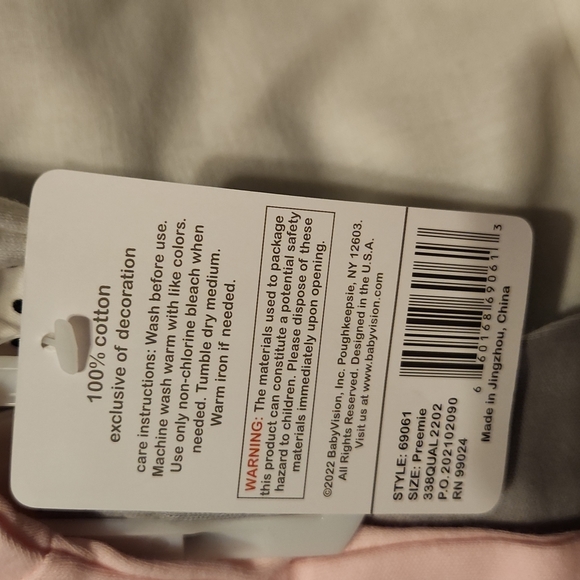 2 preemie layette sets & sleeper - Picture 14 of 16